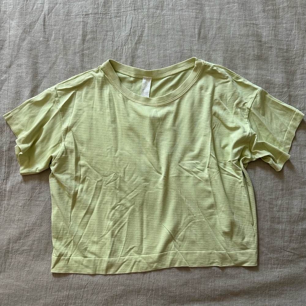 Women's Crop Top Workout Tee